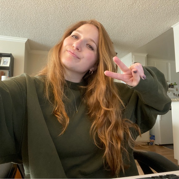 Meet Your Posher, Emily! - Picture 6 of 6